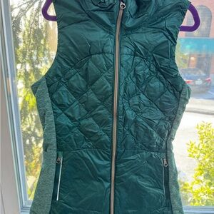 Lululemon Athletica down for it all quilted down vest